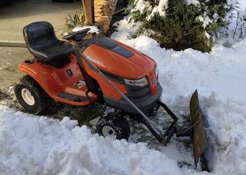 Traktorek Husqvarna YTH2348