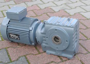 Motoreduktor kątowy 2.2kw. 141obr./min., firmy SEW