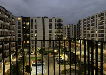 Dwa osobne, nieprzechodnie pokoje, balkon, szybki dojazd do centrum Warsza…