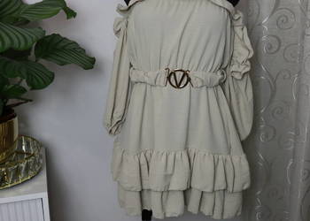 Beżowa sukienka hiszpanka z paskiem V