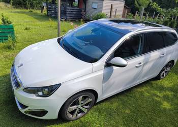 Peugeot 308 SW II | 2015 | 148 815 km | Benzyna | Dach Panoramiczny | Biała