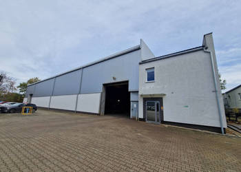 Nieruchomości i ruchomości na sprzedaż