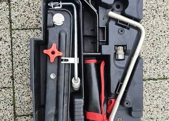 Zestaw kluczy serwisowych BMW E46 lewarek klucze klin