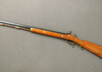 czarnoprochowy karabin Hawken Dikar kal. 45