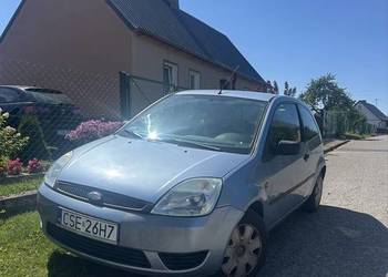 Ford fiesta niebiesko srebrny