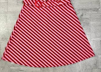 Czerwona spódniczka w paski