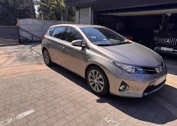 Toyota Auris hybryda 2013 rok