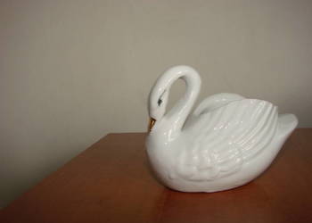 Łabędź forcelanowa figurka