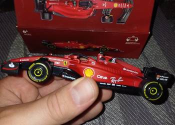 Ferrari F1-75 z kolekcji Shell zdalnie sterowany na bluetooth