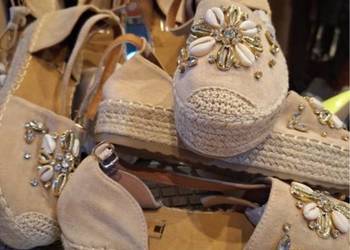 Piekne espadrilles zapinane na kostce firma Erynn Paris