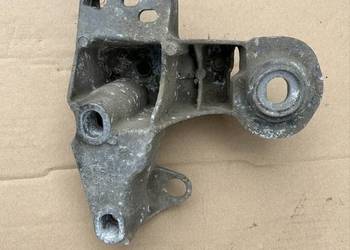 Łapa wspornik silnika lewa Passat b5 Audi a4 b5 4b0199351b