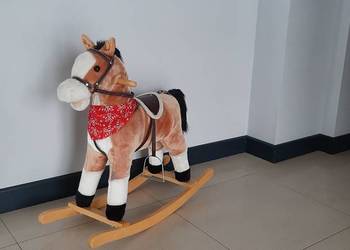 Konik interaktywny baby mix Zeus z melodią i apaszką