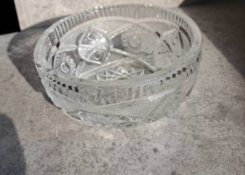 mała kryształowa salaterka z prlu stan bdb, śr 10cm, wys 4,5 cm