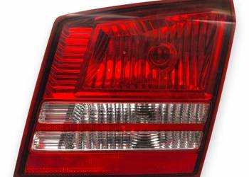 LAMPA PRAWA Dodge Journey Freemont LIFT tylnia prawy tył w klape 04806368AB