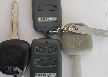 Komplet 2 klucze + 2 piloty TOYOTA YARIS Wysyłka