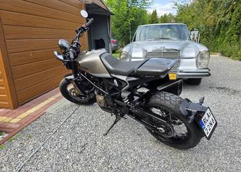 Husqvarna svartpilen 701