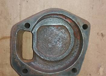 Korpus pompy wody Ursus C 385 /902. Nowy typ.