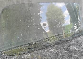 sprzedam szybę przednią do syreny bosto