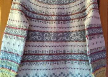 Wełniany sweter handmade