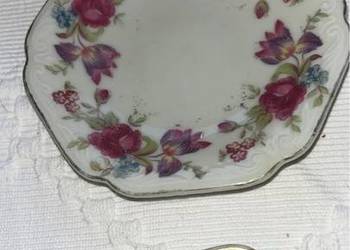 Konfiturówka.  Talerzyk. Tulipany i róże. Bez sygnatury.  Delikatne  ecru. Konfiturówka.  Talerzyk. Tulipany i róże. Bez sygnatury.  Delikatne  ecru.