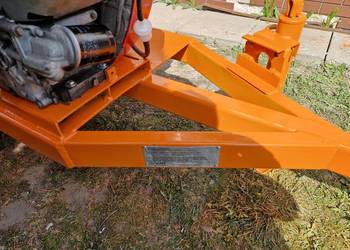 Rębak spalinowy do gałęzi