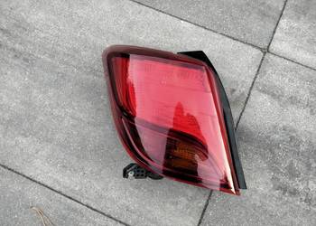 toyota yaris III 3 lift lampa lewy tył tylna lewa sprawna