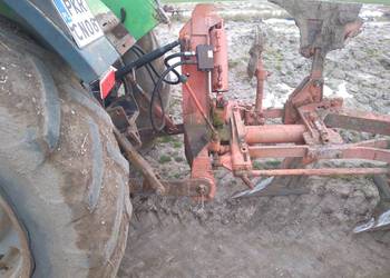 Pług 3 skibowy obrotowy