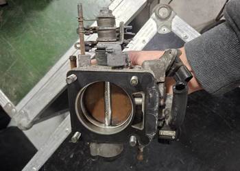 Przepustnica subaru outback 3.0 H6