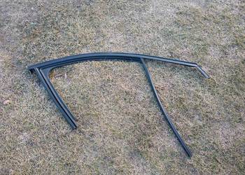 Uszczelka drzwi prawy przód Peugeot 2008 I 2013-2019