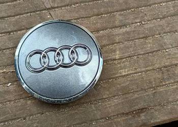 Audi A4 B8 Dekielek felgi 8W0601170