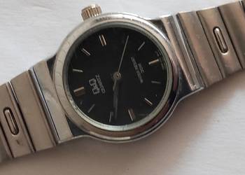 ZEGAREK Q&Q