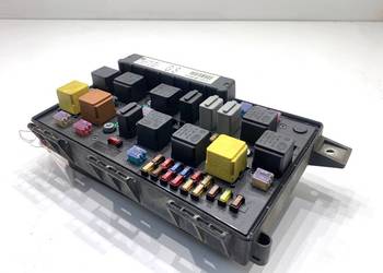 SKRZYNKA BEZPIECZNIKÓW OPEL ASTRA H 13206746 Kombi 04-14 1.9 150KM MOD