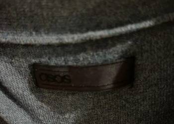 Delikatny szary sweterek ASOS M