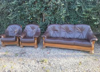 Piękny komplet wypoczynkowy ze skóry sofa dwa fotele na stelażu dębowym