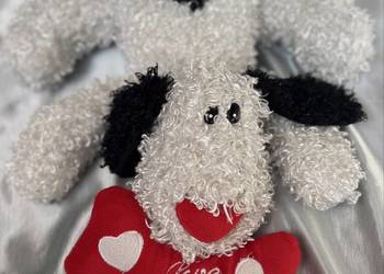 Maskotka piesek z kostką “Love”
