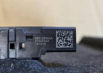 OŚWIETLENIE NA NOGI + IZOLATOR DOLNY DODGE RAM 1500 2021r 68312665AA