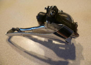 Przerzutka przednia Shimano Alivio FD-MC14. Średnica 31,8mm. Górny ciąg.
