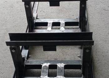 Wózek do rozpoławiania ciągnika