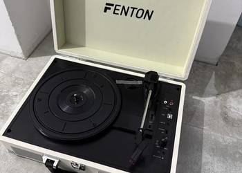Gramofon w walizce z głośnikami i Bluetooth