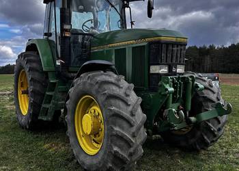 Ciągnik John Deere 7600