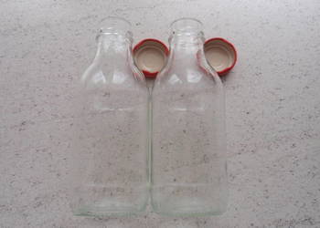 Butelka pojemność ok. 300ml. Butelki