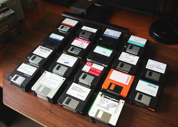 Pudełko na dyskietki 3,5” - 4 sztuki. 180 dyskietek 3.5” i 30 5 ¼”