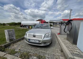 Sprzedam Toyote Avensis