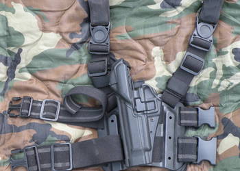 Kabura udowa lewa BLACKHAWK Serpa Beretta 92 czarna