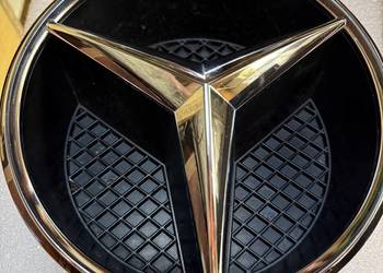 Emblemat, gwiazda w grill Mercedes