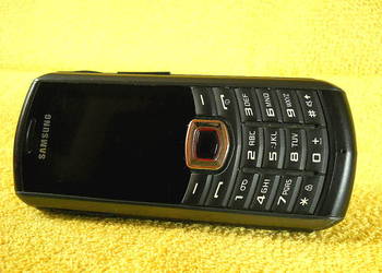 Telefon Samsung Solid GT-B2710 bardzo ładny stan + drugi