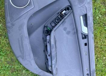 Audi A5 8T Sportback boczek drzwi prawy tył B&O – uszkodzona ramka na głosn