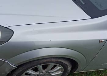 sprzedam na czesci opel astra 1.6 lpg srebna