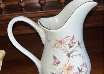 Mlecznik Royal Winton. Staffordshire. England I kwiaty i mot