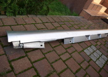 Toyota Corolla Verso listwa progowa prawa 2004 - 2009r